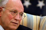 Dick Cheney traité de « criminel de guerre » et de « terroriste » thumbnail