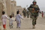 10 ans de guerre en Afghanistan : Il est temps de retirer toutes les troupes françaises et de reconstruire l’Afghanistan. thumbnail