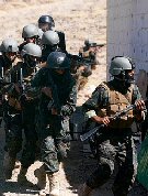 Guerre au terrorisme : Après l’attentat à la bombe « déjoué » par la CIA, les USA renvoient leurs instructeurs militaires au Yémen pour contrer al-Qaïda thumbnail