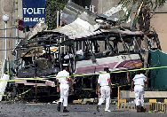 Les attentats de Karachi, pouvoirs politiques et médiatiques. thumbnail
